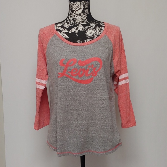 Levi's Tops - Levi's Distressed Logo Baseball Tee